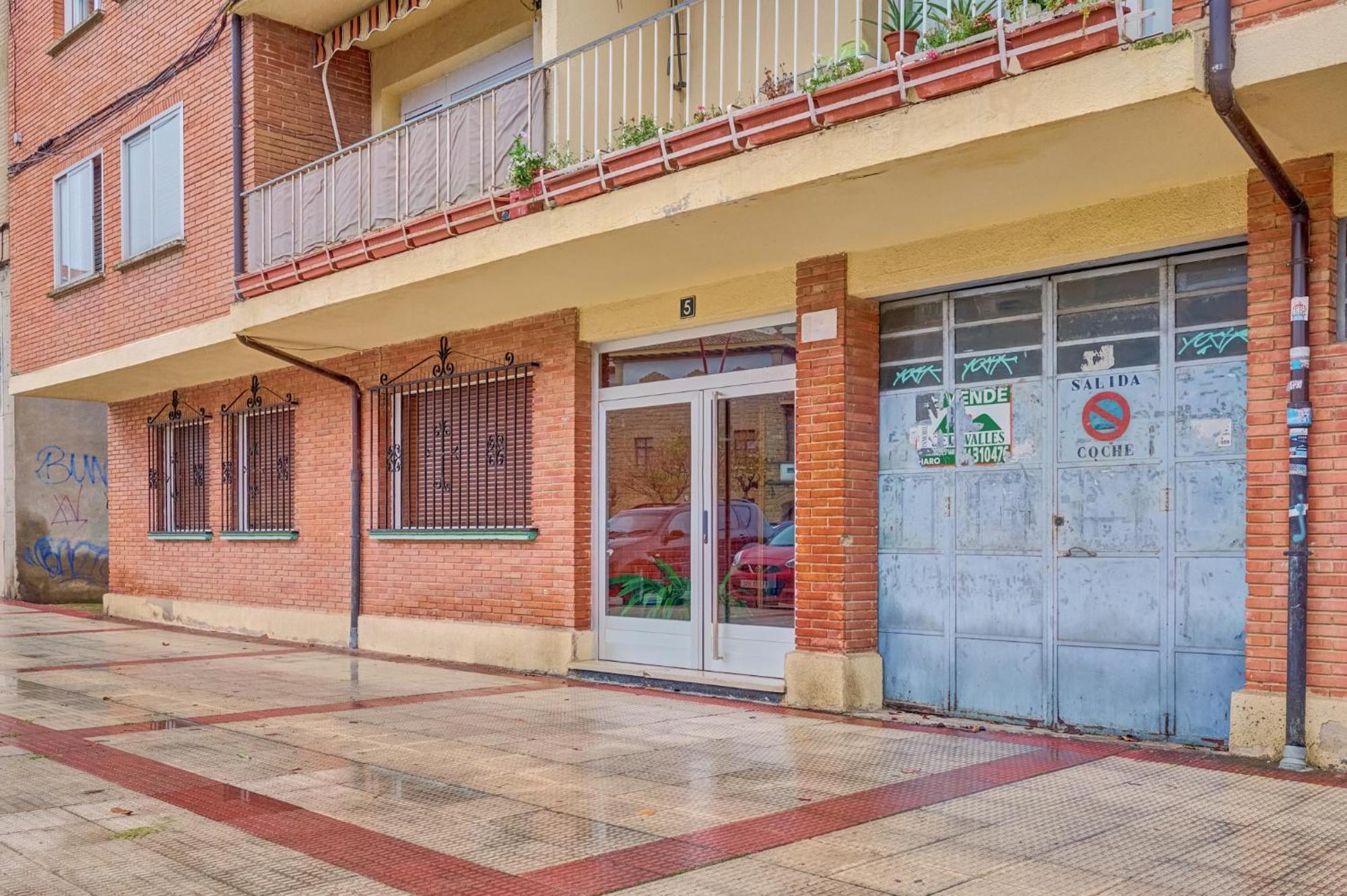 Chestnut By Clabao Apartment Харо Екстериор снимка