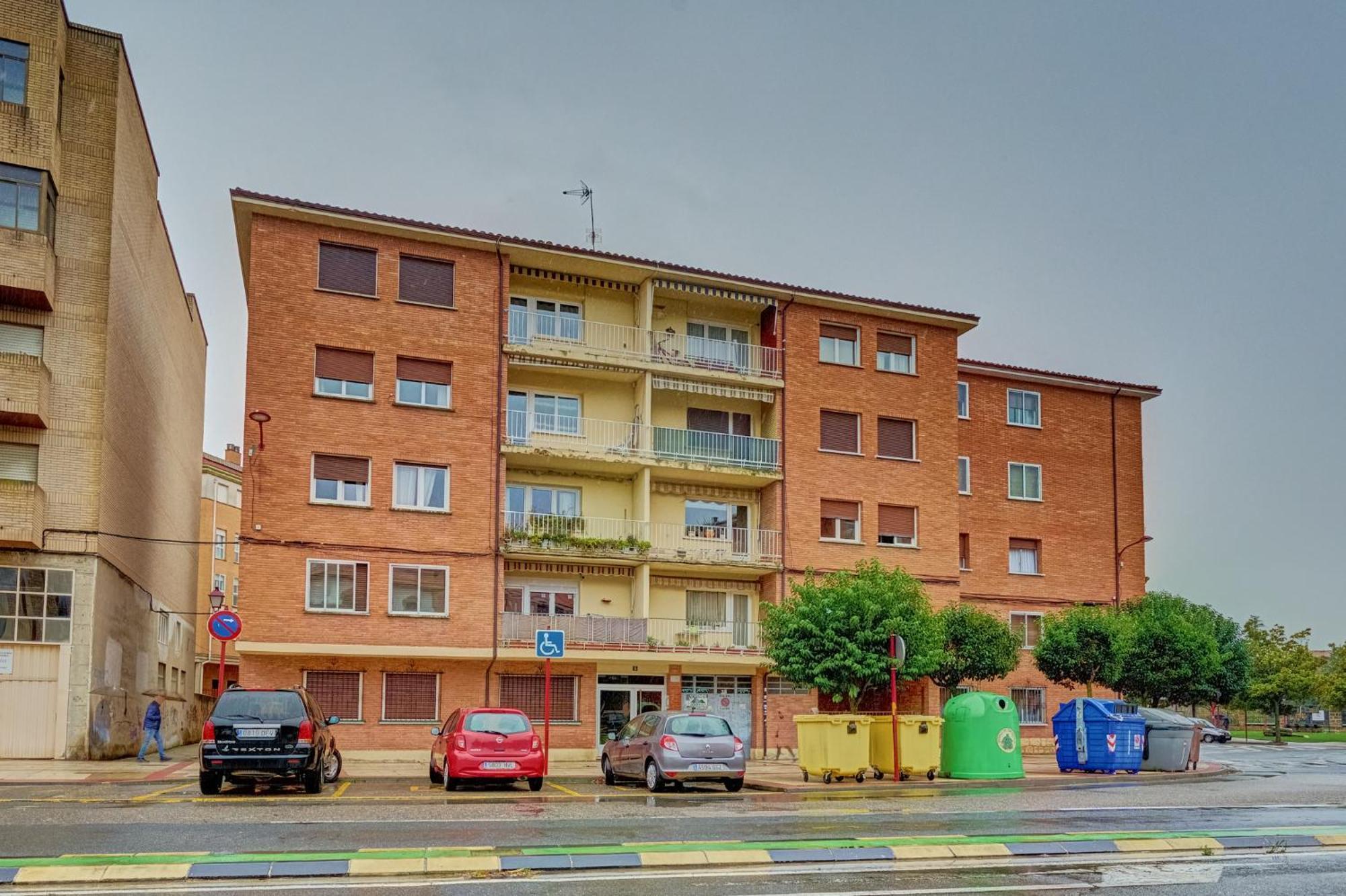 Chestnut By Clabao Apartment Харо Екстериор снимка