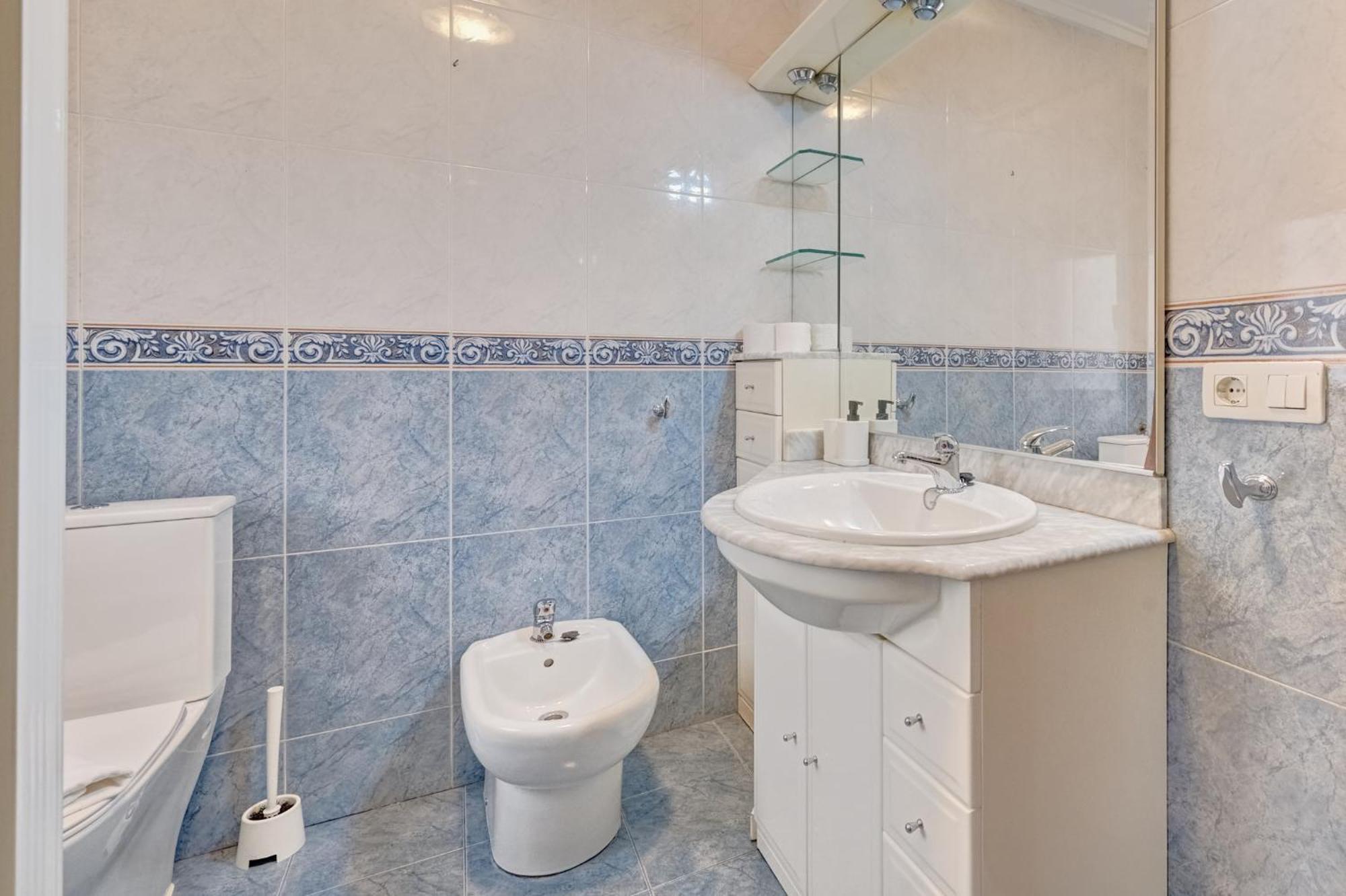 Chestnut By Clabao Apartment Харо Екстериор снимка