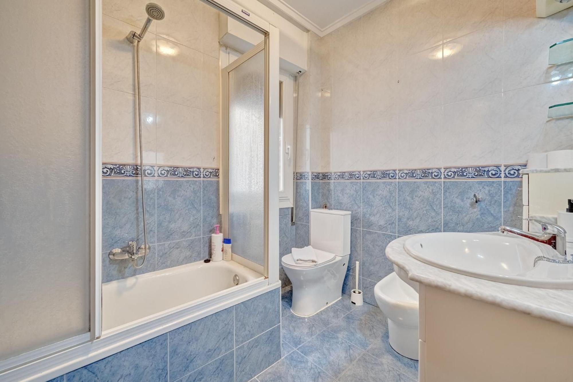 Chestnut By Clabao Apartment Харо Екстериор снимка