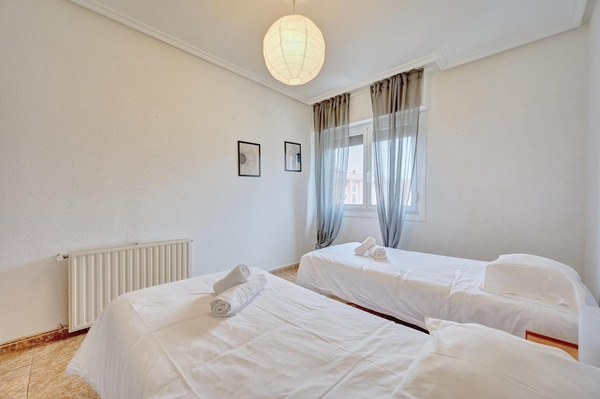 Chestnut By Clabao Apartment Харо Екстериор снимка